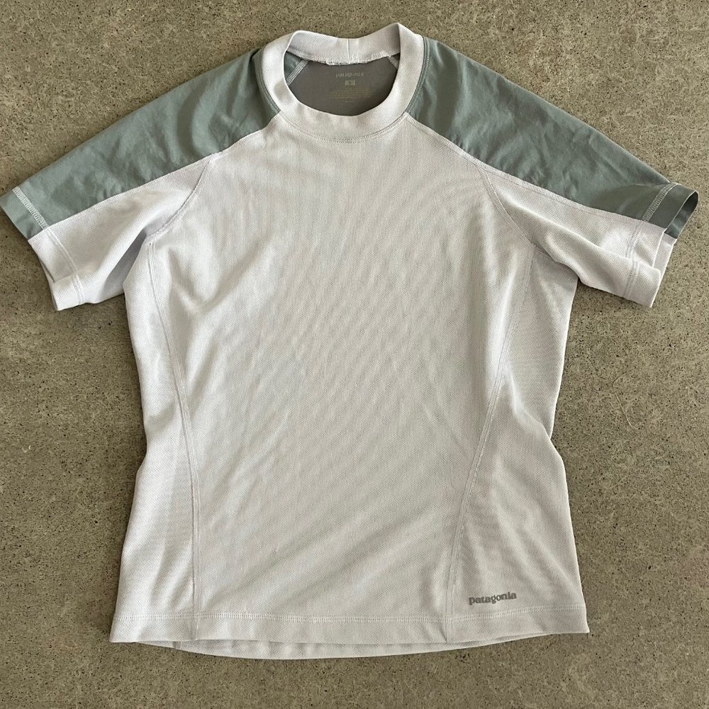 Patagonia Women's Small Gray 2-tone Workout Shirt Polyester Spandex